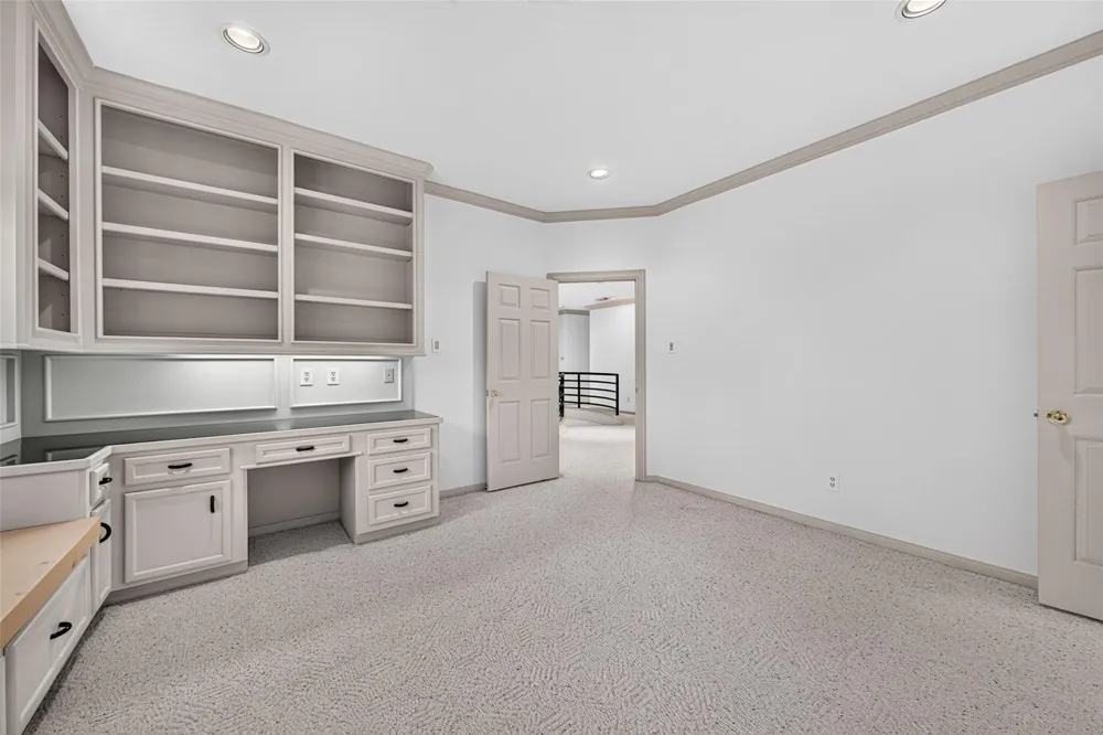 2 W Terrace Drive Houston, TX 77007