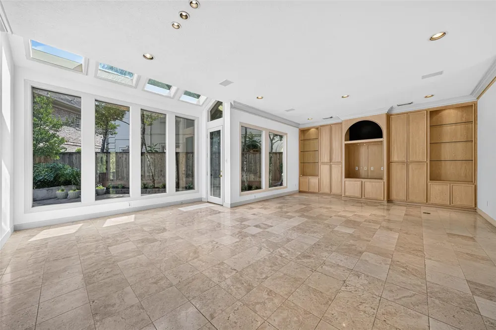 2 W Terrace Drive Houston, TX 77007