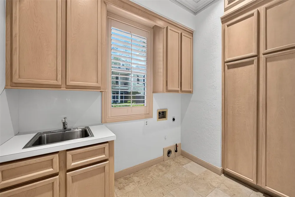 2 W Terrace Drive Houston, TX 77007