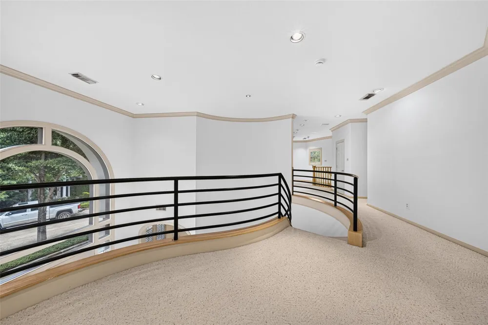 2 W Terrace Drive Houston, TX 77007