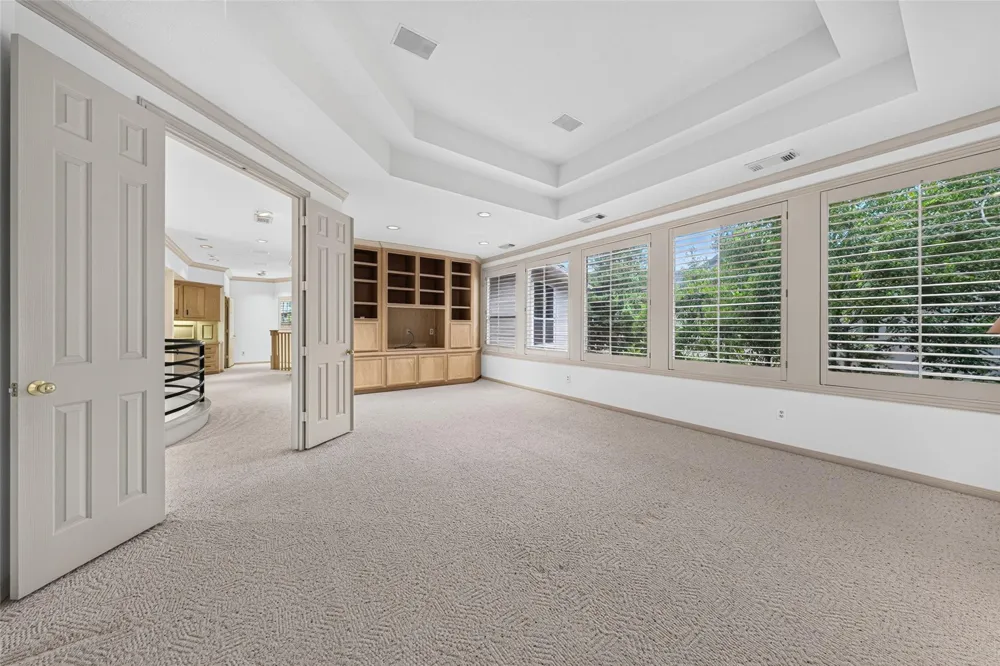 2 W Terrace Drive Houston, TX 77007