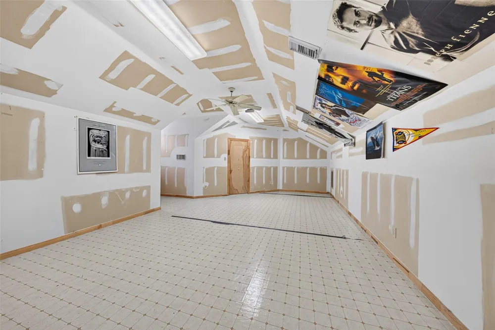 2 W Terrace Drive Houston, TX 77007