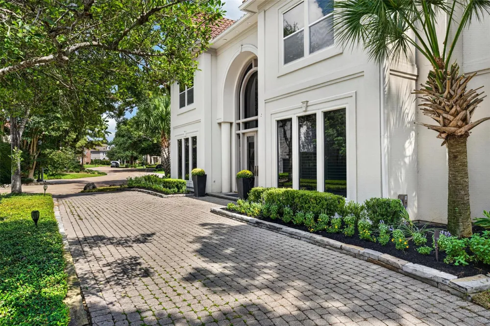 2 W Terrace Drive Houston, TX 77007