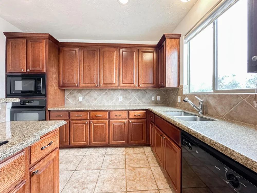 1727 Stacy Crest Houston, TX 77008