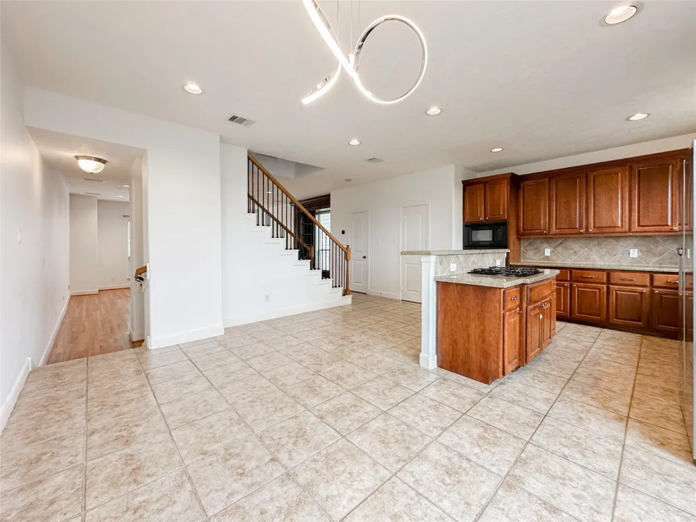 1727 Stacy Crest Houston, TX 77008