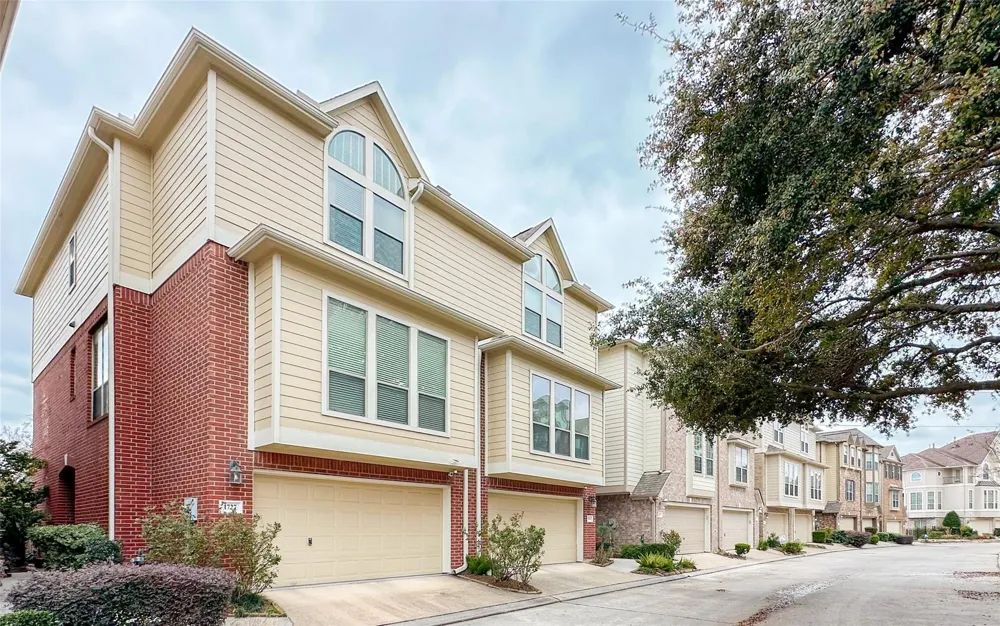 1727 Stacy Crest Houston, TX 77008