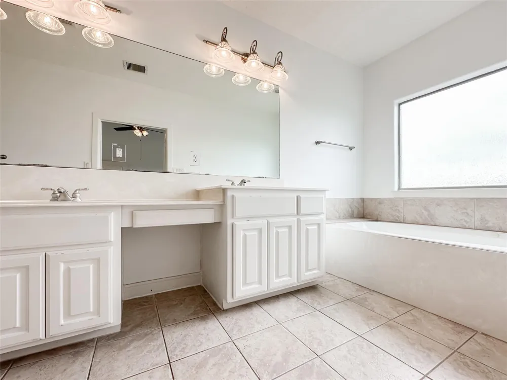 1727 Stacy Crest Houston, TX 77008