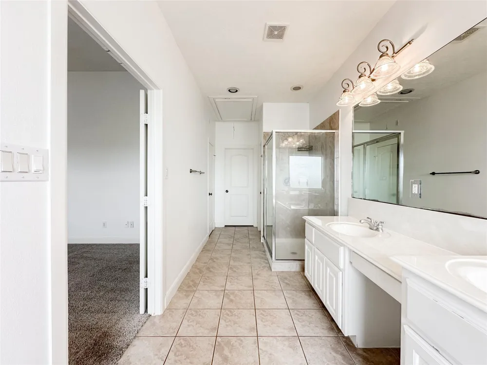 1727 Stacy Crest Houston, TX 77008