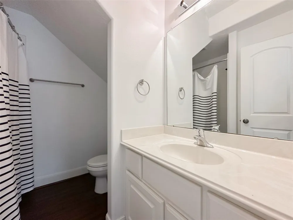 1727 Stacy Crest Houston, TX 77008