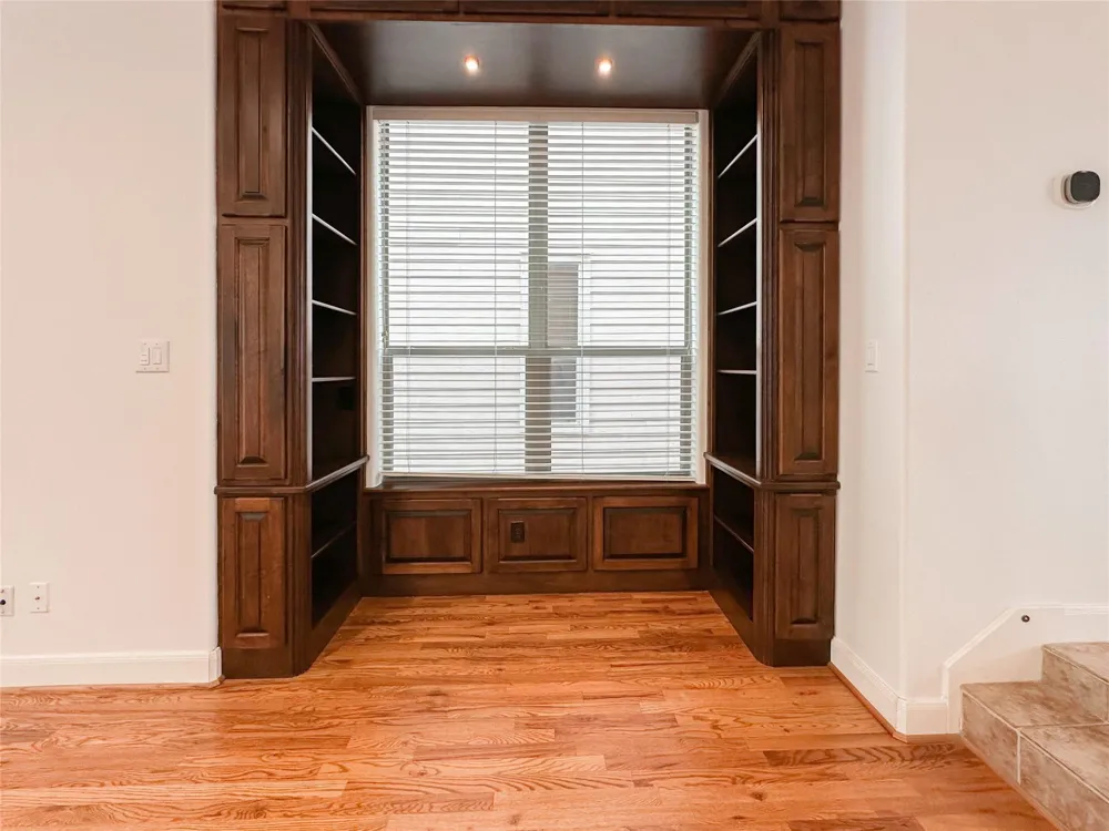 1727 Stacy Crest Houston, TX 77008
