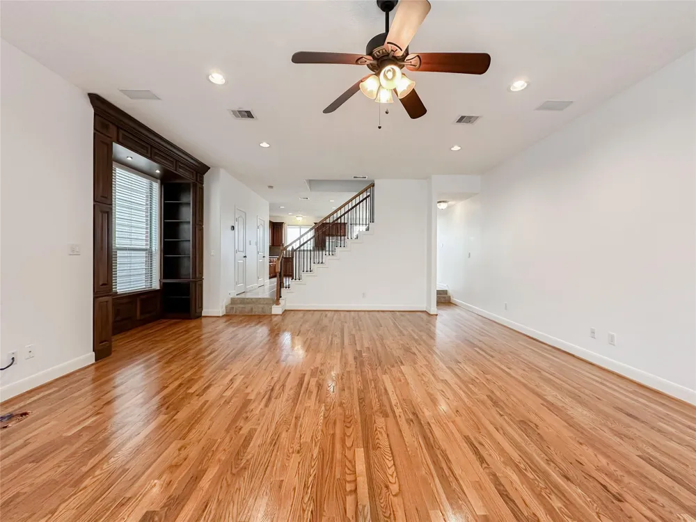 1727 Stacy Crest Houston, TX 77008