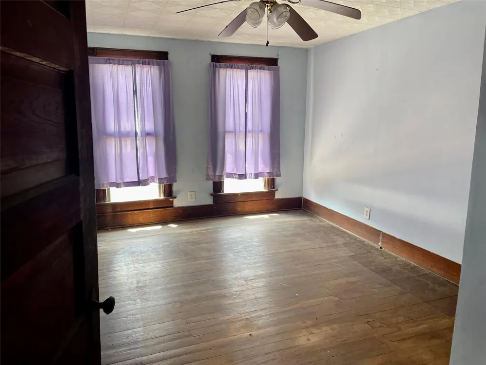 200 W Post Office Street Eagle Lake, TX 77434