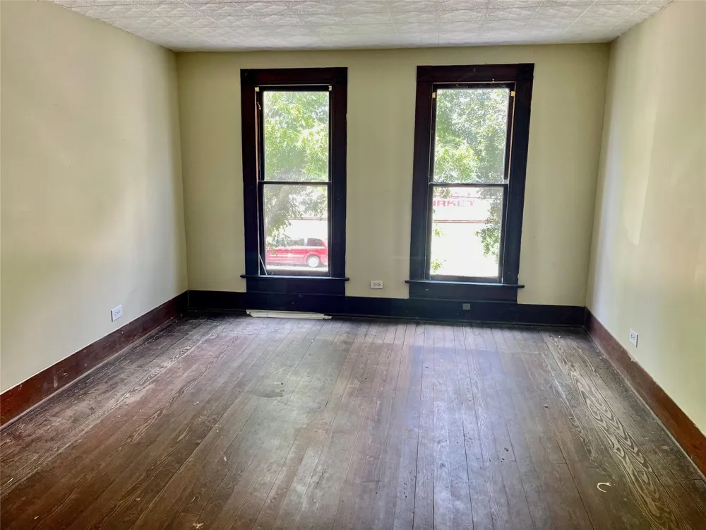 200 W Post Office Street Eagle Lake, TX 77434