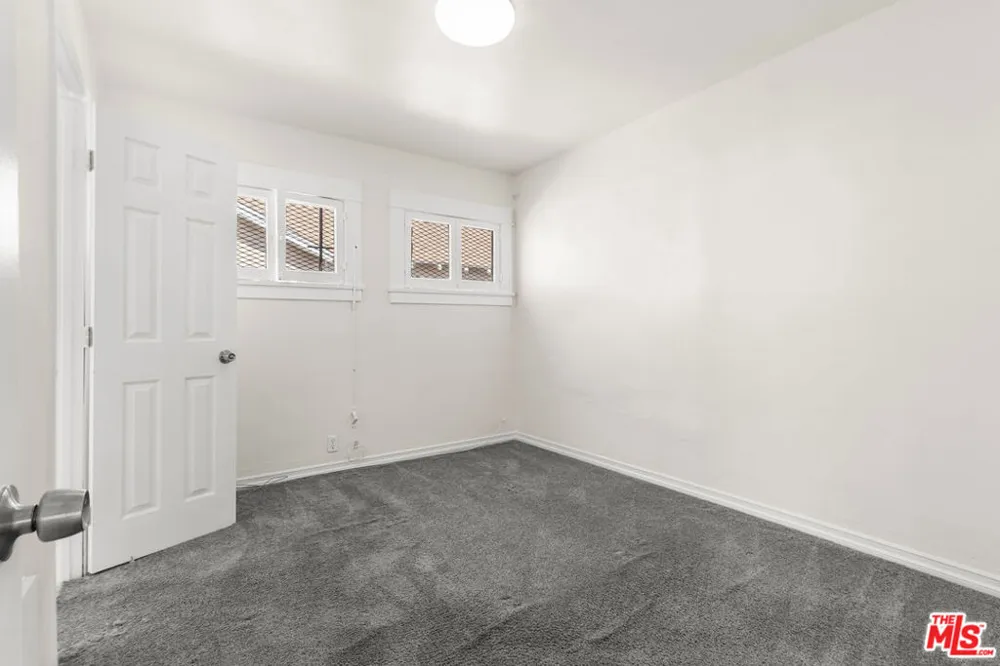 1351 W 70th Street Los Angeles, CA 90044