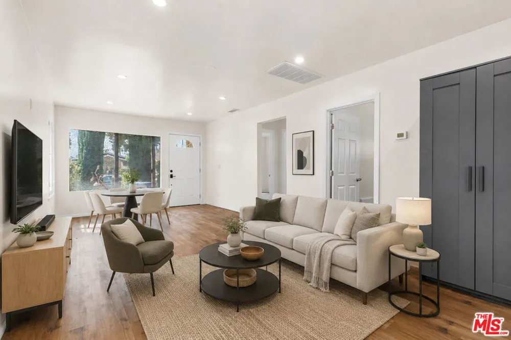 1351 W 70th Street Los Angeles, CA 90044