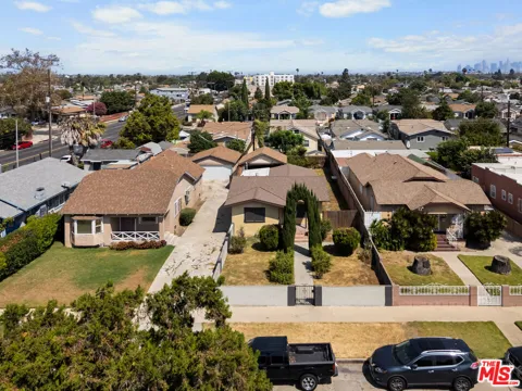 1351 W 70th Street