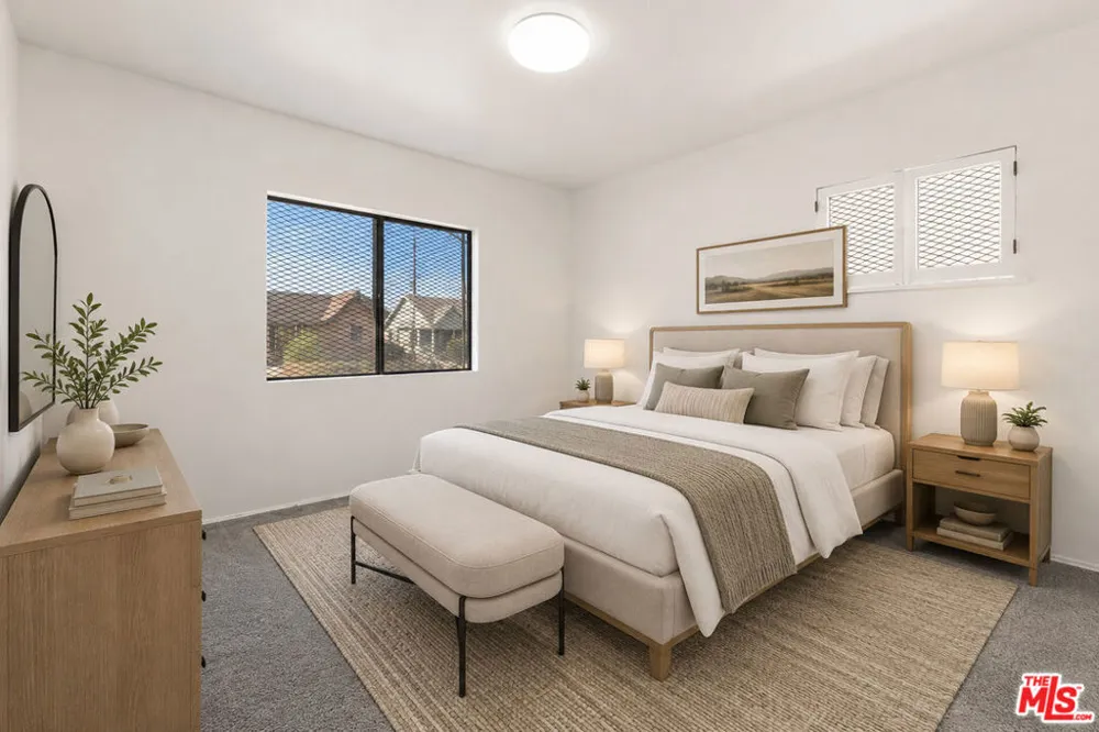 1351 W 70th Street Los Angeles, CA 90044