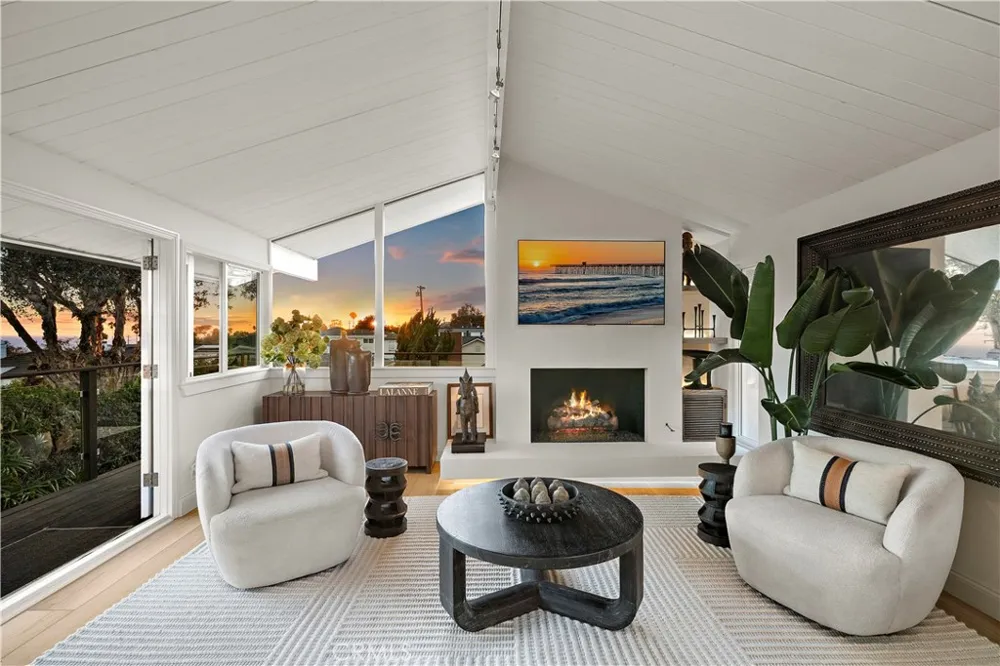 259 Beverly Laguna Beach, CA 92651