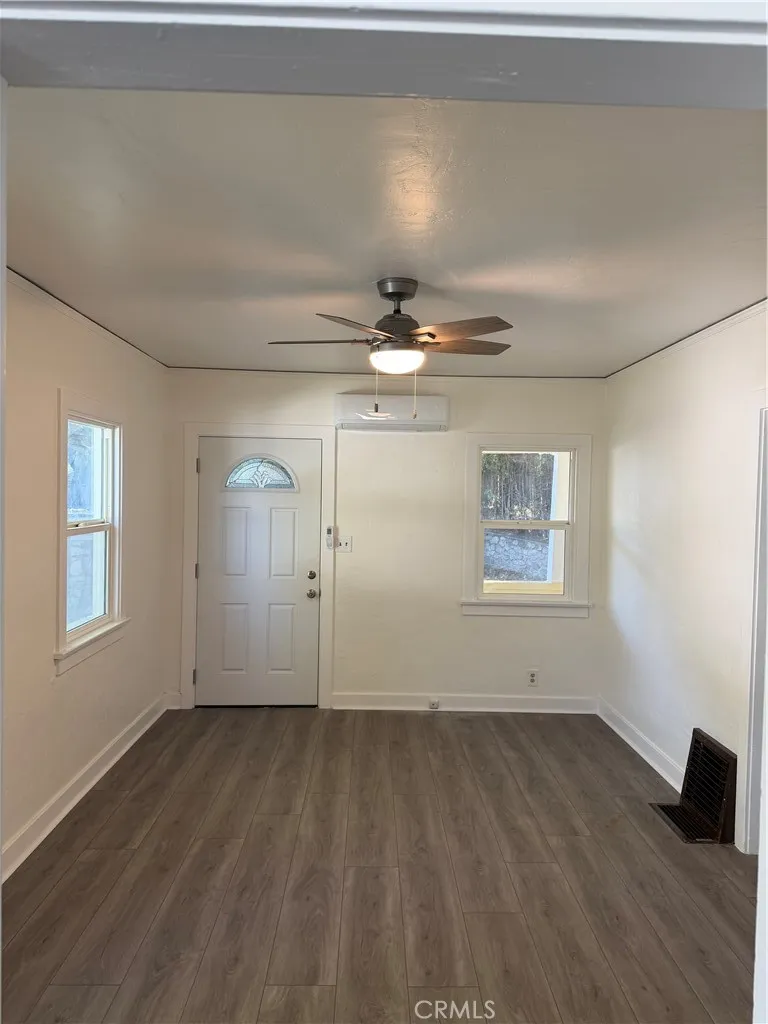2704 Mayfield Avenue Montrose, CA 91020