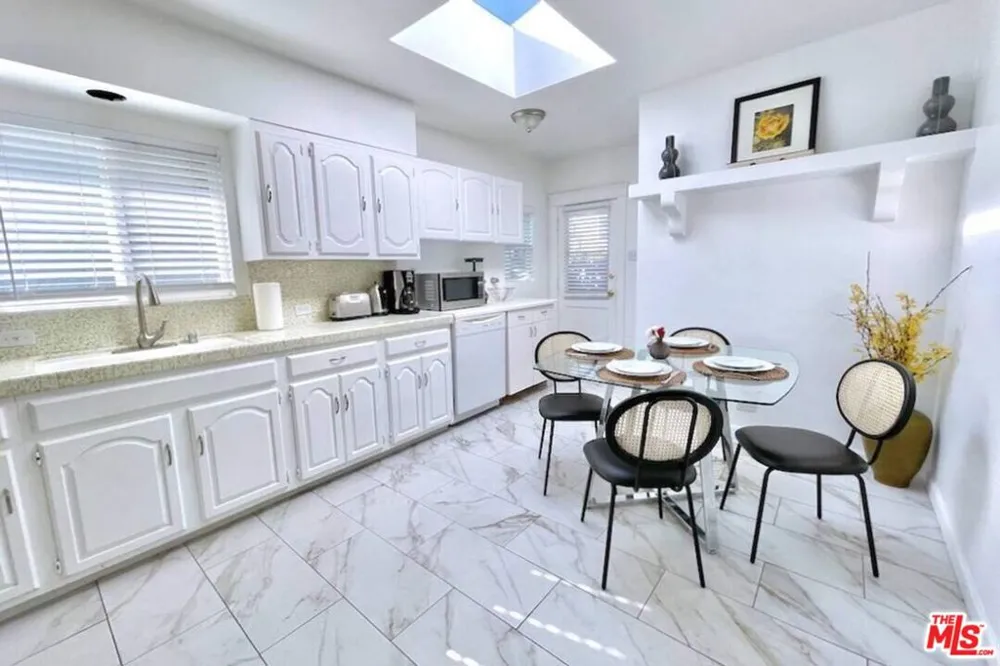 8655 Clifton Way Beverly Hills, CA 90211