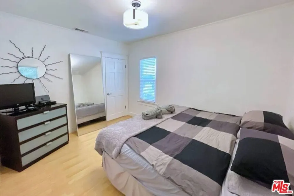8655 Clifton Way Beverly Hills, CA 90211