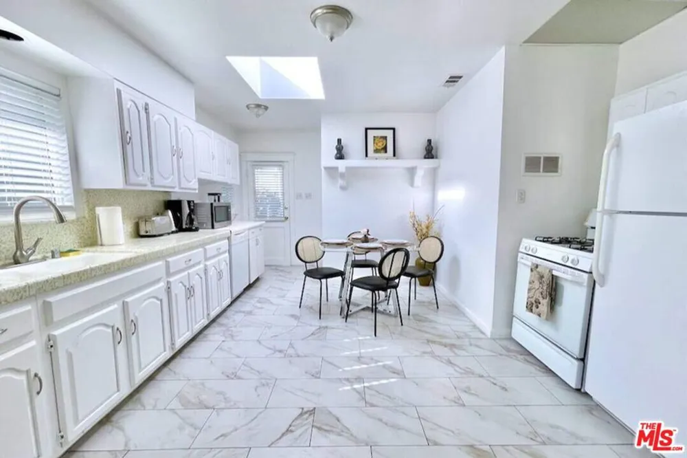 8655 Clifton Way Beverly Hills, CA 90211