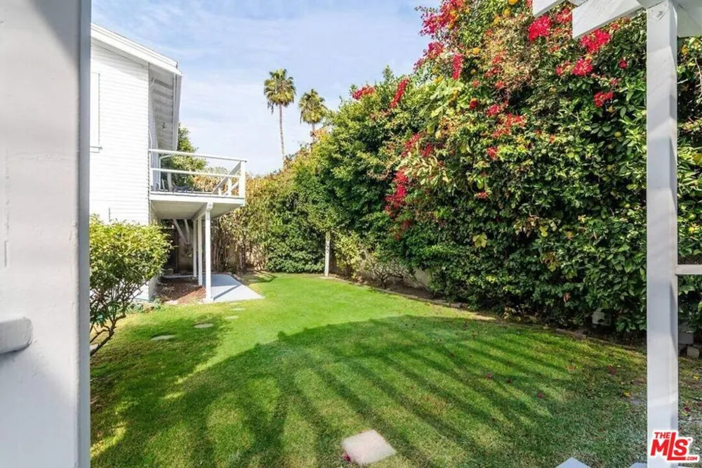 8655 Clifton Way Beverly Hills, CA 90211