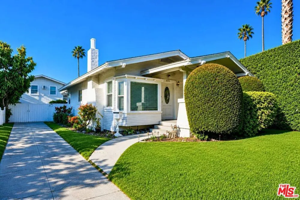 8655 Clifton Way Beverly Hills, CA 90211