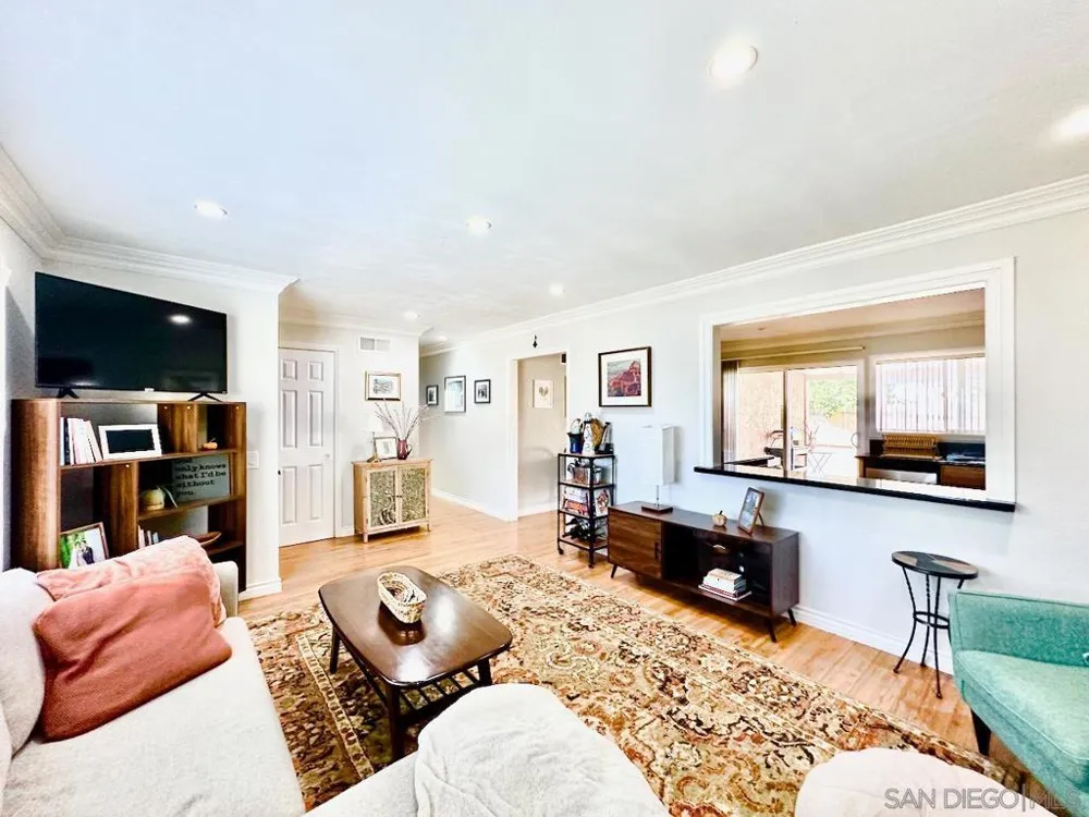 10216 Empress Ave Mira Mesa, CA 92126