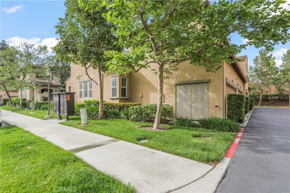 18 New Season Irvine, CA 92602