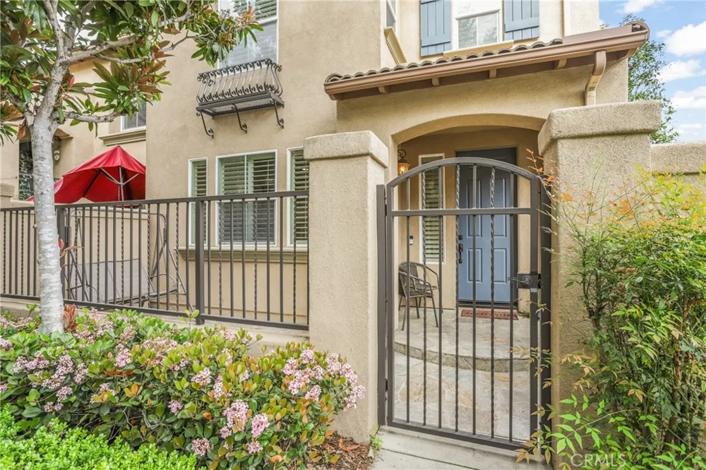 18 New Season Irvine, CA 92602