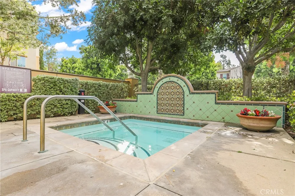18 New Season Irvine, CA 92602
