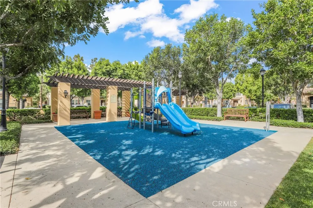 18 New Season Irvine, CA 92602