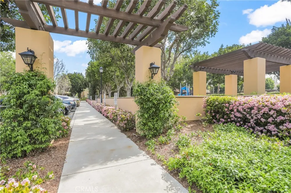 18 New Season Irvine, CA 92602