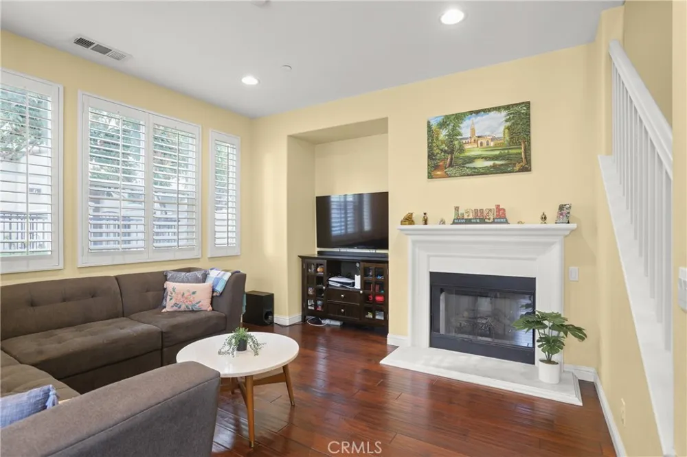 18 New Season Irvine, CA 92602