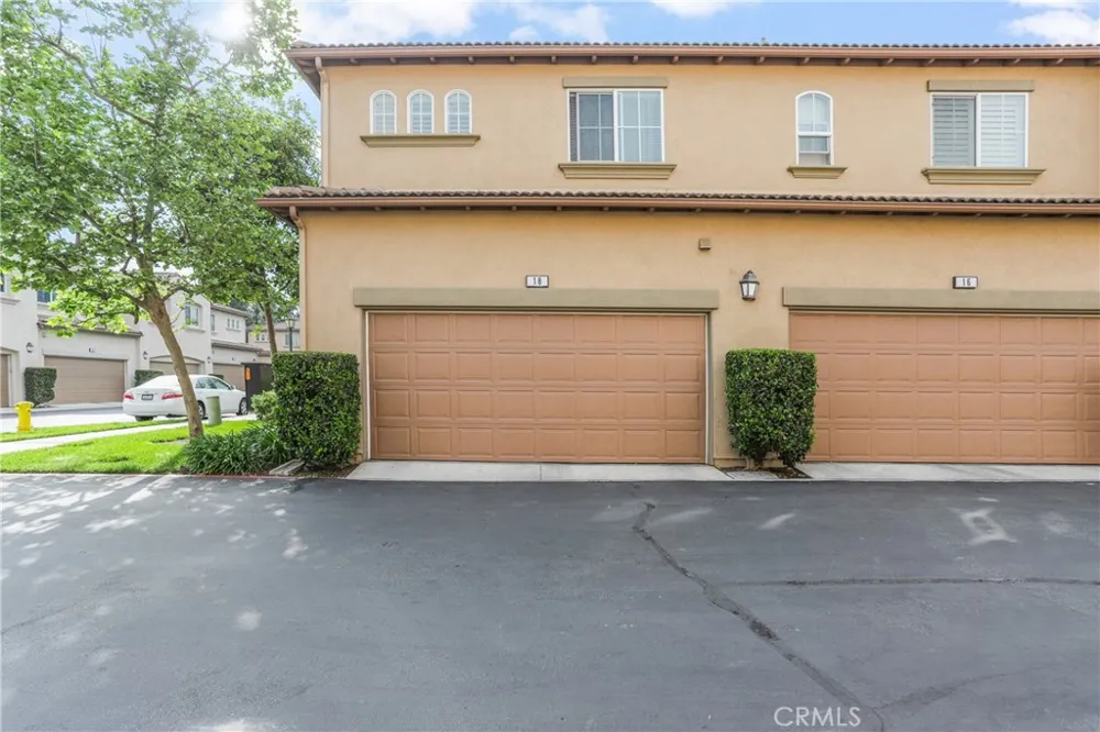 18 New Season Irvine, CA 92602
