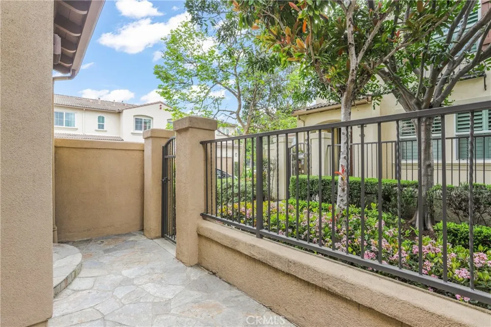 18 New Season Irvine, CA 92602