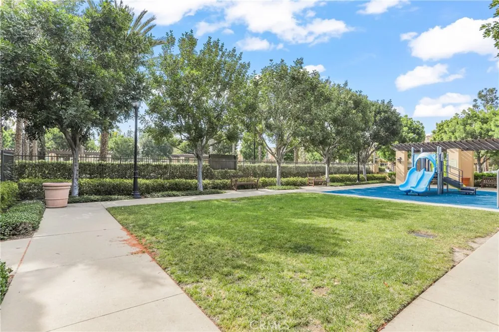 18 New Season Irvine, CA 92602