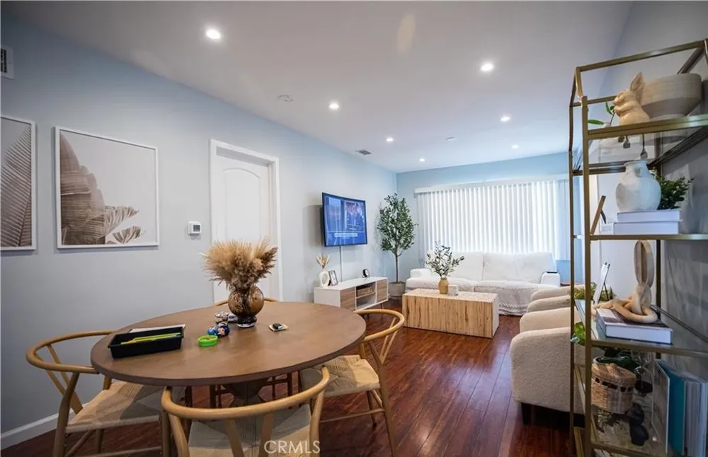541 E PALMER AVENUE Glendale, CA 91205