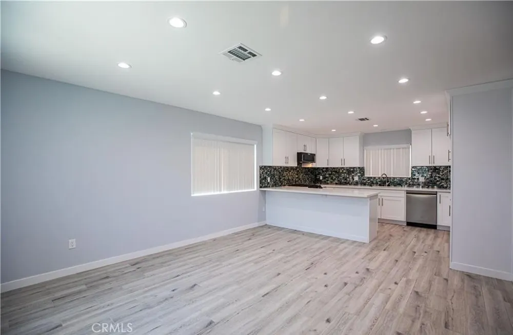 541 E PALMER AVENUE Glendale, CA 91205