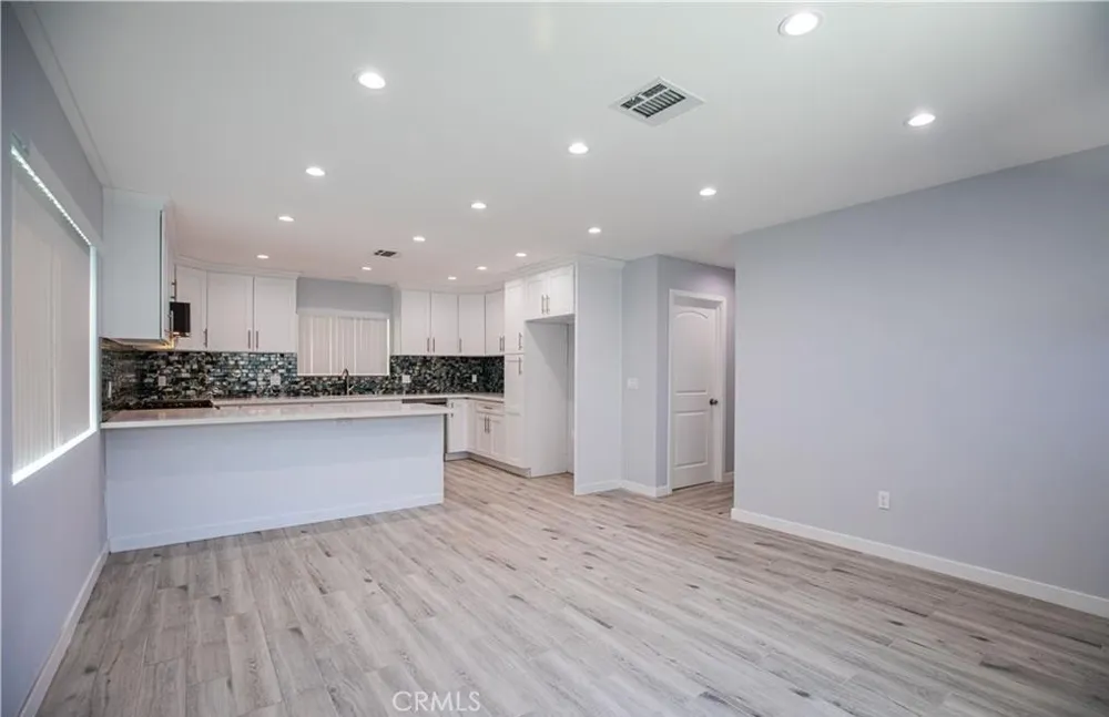 541 E PALMER AVENUE Glendale, CA 91205