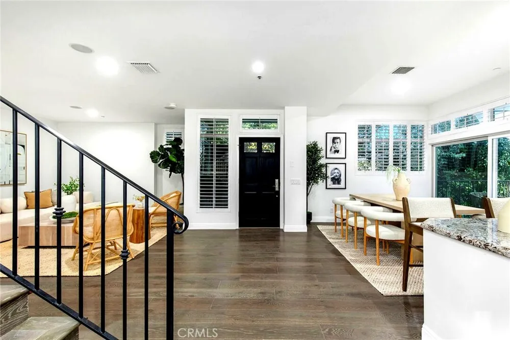 10523 Selkirk Lane Los Angeles, CA 90077