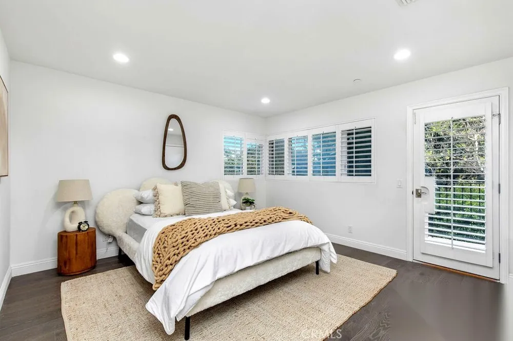 10523 Selkirk Lane Los Angeles, CA 90077