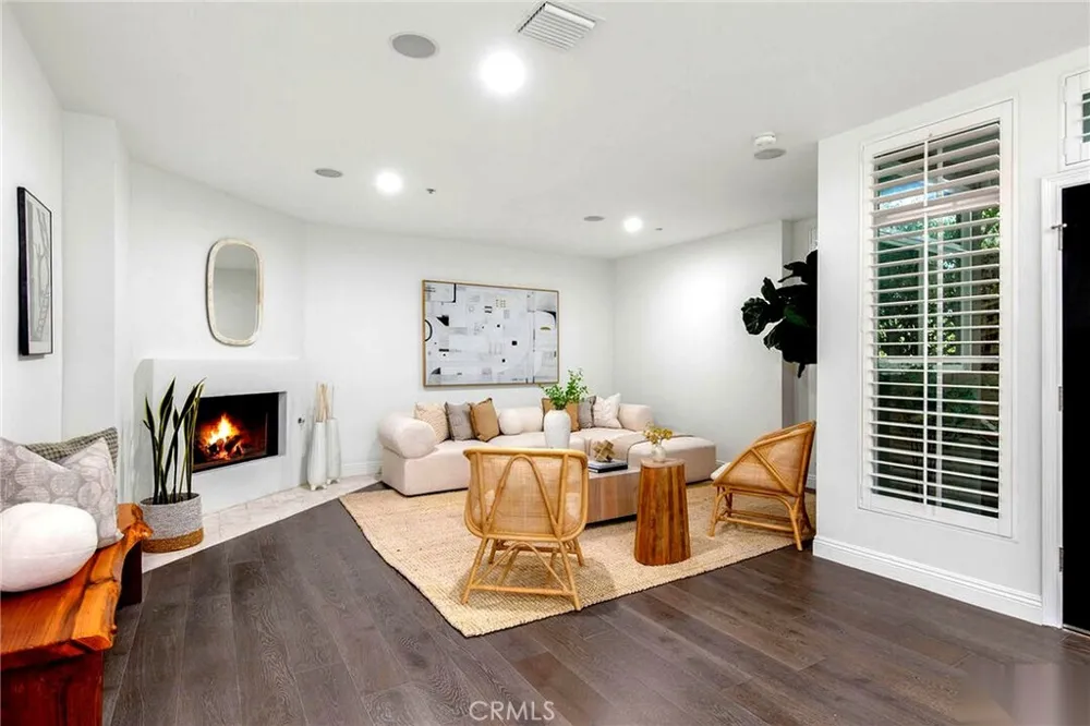 10523 Selkirk Lane Los Angeles, CA 90077
