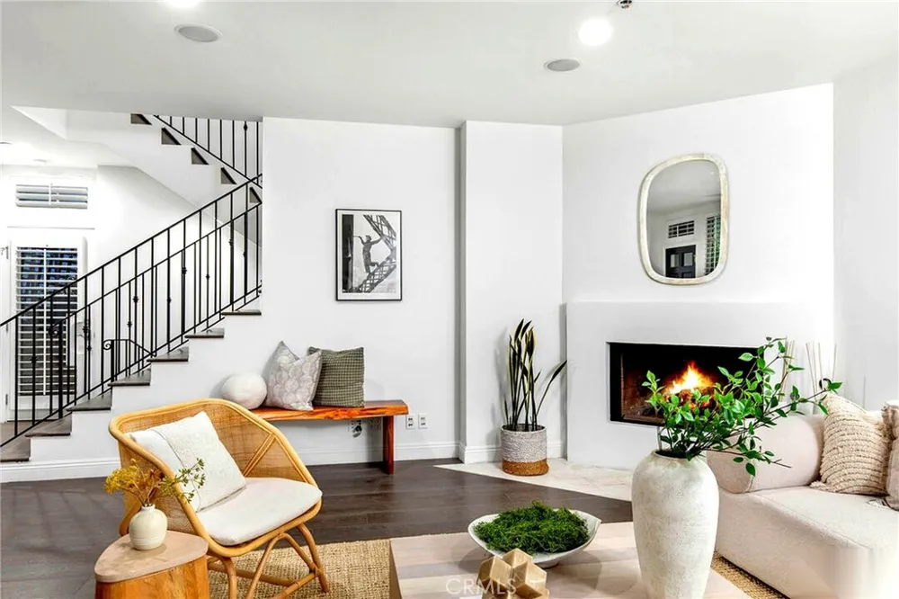 10523 Selkirk Lane Los Angeles, CA 90077