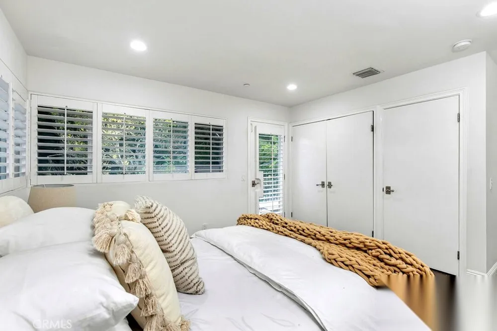 10523 Selkirk Lane Los Angeles, CA 90077