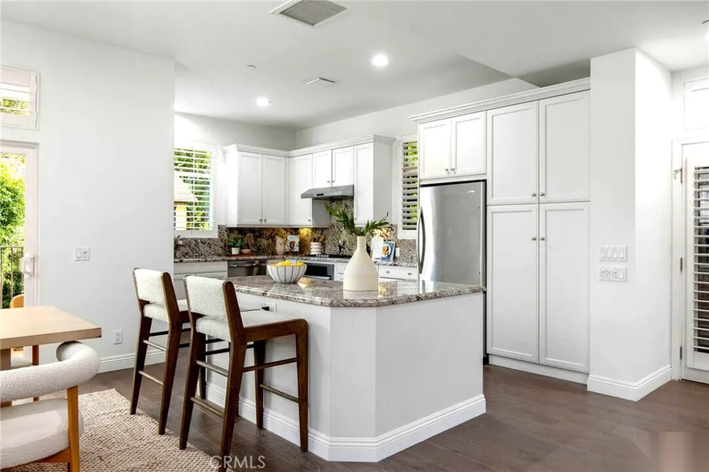 10523 Selkirk Lane Los Angeles, CA 90077