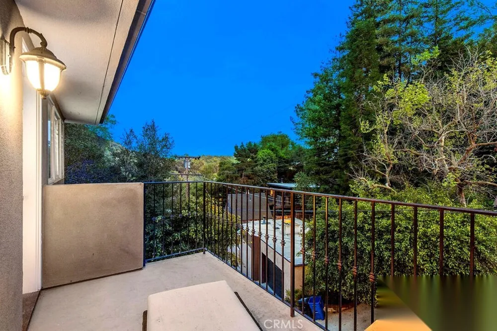 10523 Selkirk Lane Los Angeles, CA 90077