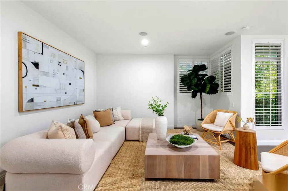 10523 Selkirk Lane Los Angeles, CA 90077