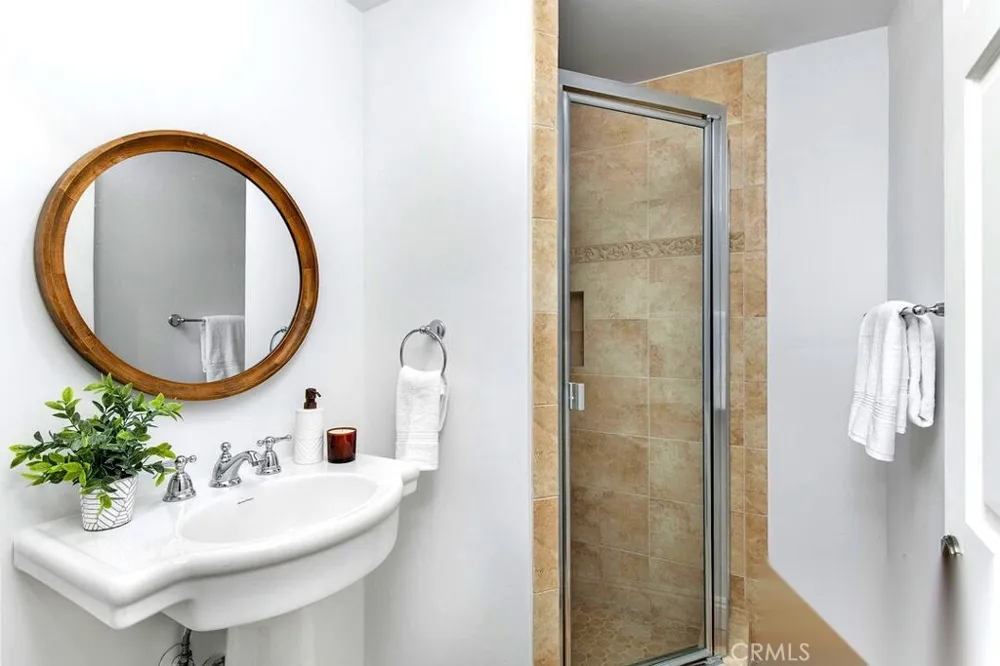 10523 Selkirk Lane Los Angeles, CA 90077